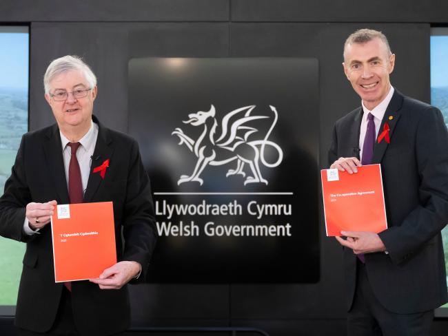 Drakeford_Price_Agreement_01dec21 welsh_government_CC_BY-NC-ND_2.0 51717887005_67068cd63d