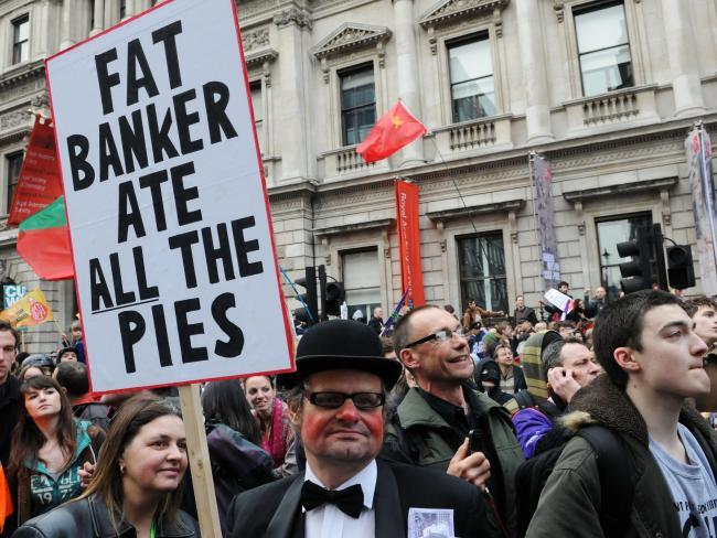FATBANKER_DEMO_1000 WORDS_SHUTTERSTOCK_82536874