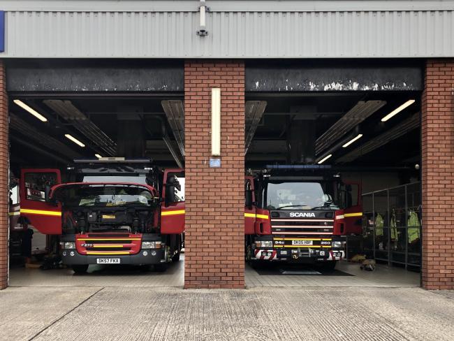 Fire_appliances_Wallsey DarrenBHillman_Flickr_CC_BY-ND_2.0 50211308567_a3e3b6cab6_o