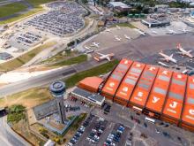 Luton Airport 2019_Captain_Kangaroo_shutterstock_1495651007